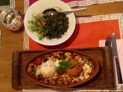 Petersiliensalat & vegetarisches Tontopfgericht im Artistanbul